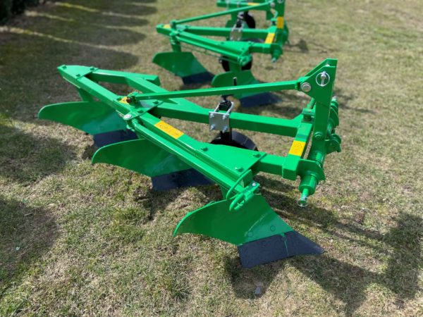 Trojradličný / Tříradličný pluh za traktor