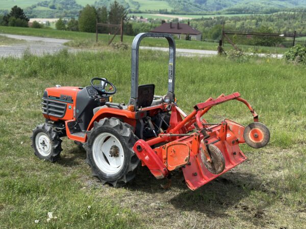 KUBOTA B72 4x4 servo s rotavatorem 464mth - Image 2