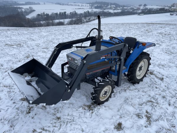 PRODÁNO - ISEKI TA210 4x4 servo nakladač