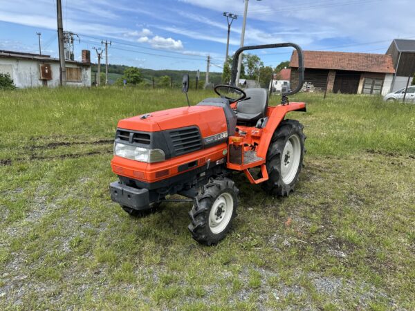 KUBOTA GL240 4x4 servo stříška (896mth)