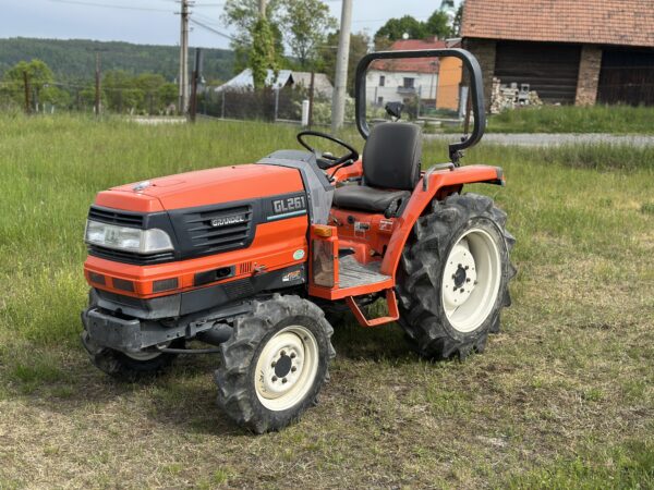 KUBOTA GL261 4x4 servo stříška (1487mth)