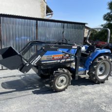 ISEKI TG25F 4x4 servo (2144mth) s nakladačem