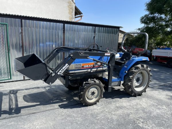 ISEKI TG25F 4x4 servo (2144mth) s nakladačem