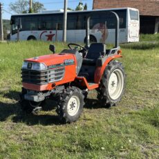 KUBOTA B92 4x4 servo 353mth
