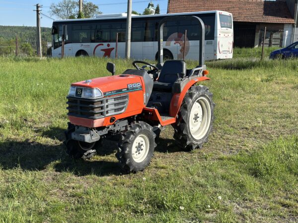 KUBOTA B92 4x4 servo 353mth