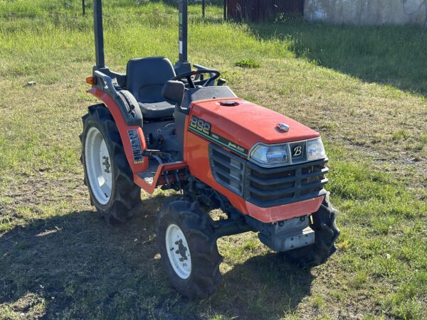 KUBOTA B92 4x4 servo 353mth - Image 4
