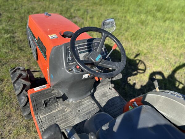 KUBOTA B92 4x4 servo 353mth - Image 6
